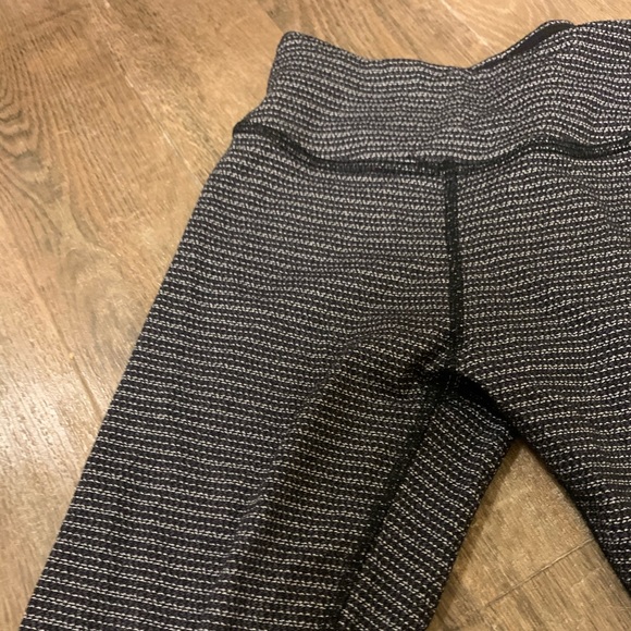 Beyond yoga high waist Capris xs - Picture 3 of 5